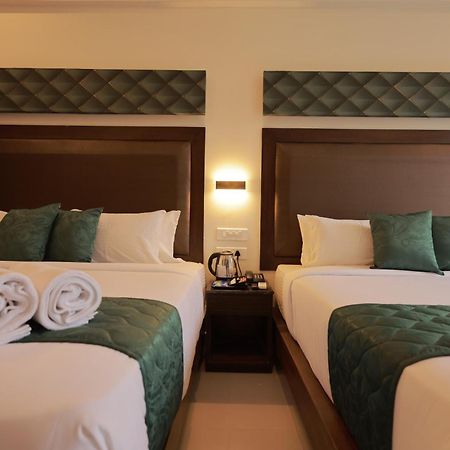 Hotel Aavudai Grand Aralvaimozhi Exteriör bild